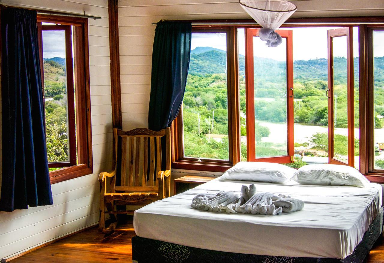 Magnific Rock - Surf & Yoga Retreat Nicaragua