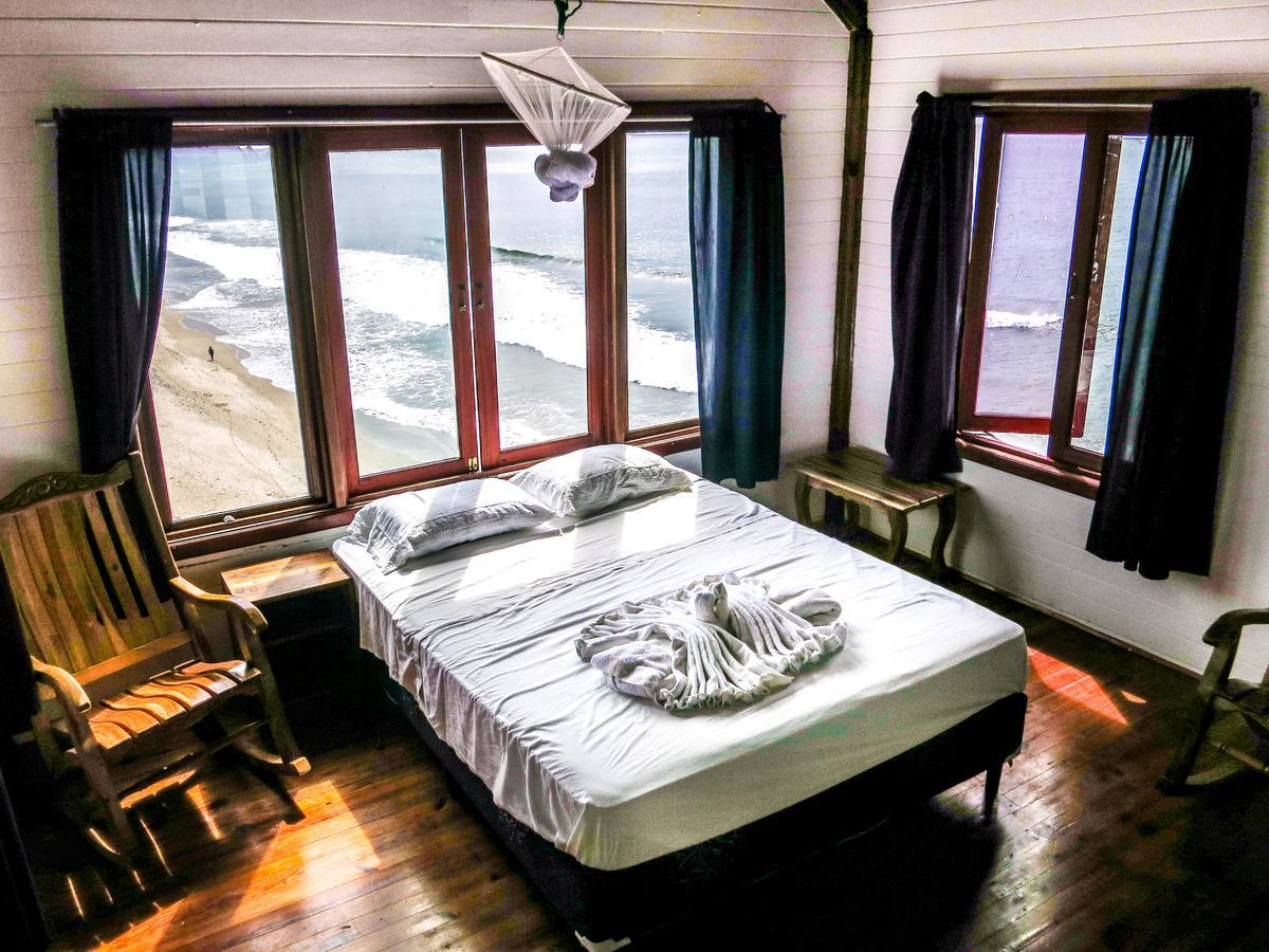 Magnific Rock - Surf & Yoga Retreat Nicaragua Hotel